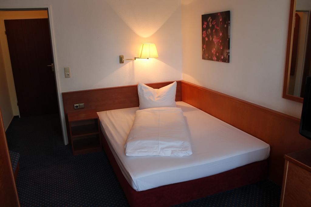 Hotel-Restaurant Seegarten Quickborn Quickborn  Ngoại thất bức ảnh